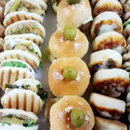 Abou Adnan Snacks